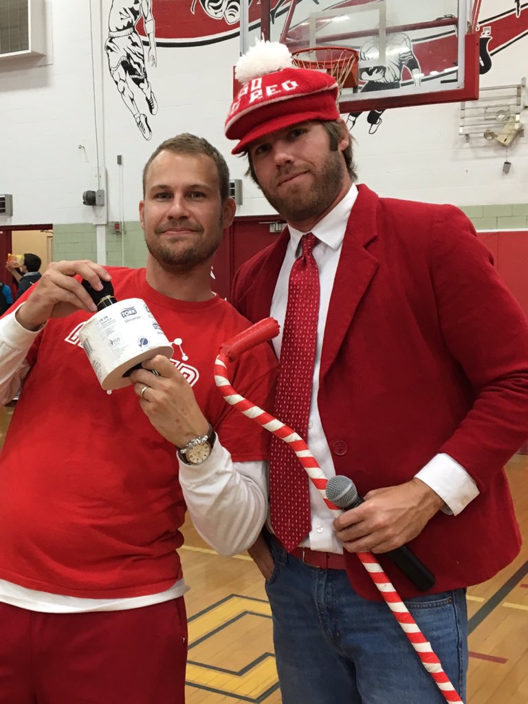 fcsdcreekside's tweet photo. Thanks to the Events Committee for a fun and spirited Pep Rally! #BestMCsEver #SpiritWeek #SchoolPride #GreatEndToTheWeek https://t.co/F9YNHd78IR