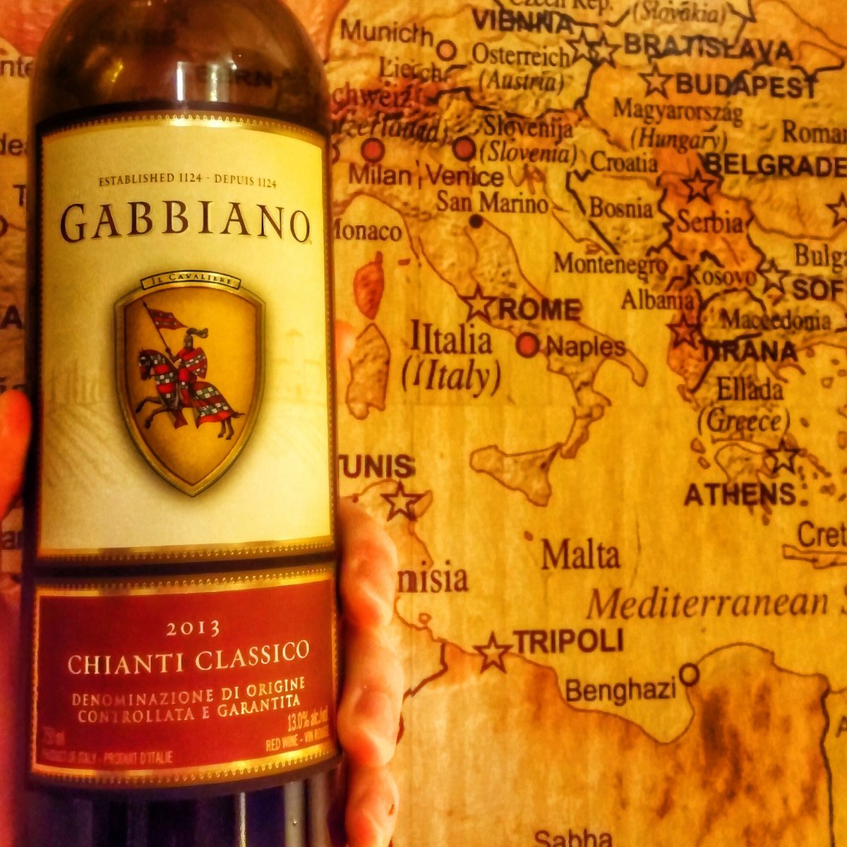 Vintell's tweet photo. Castello di Gabbiano has been protecting its estates grown Chianti grapes since 1124! 😮🍷👌 | #italianwine #winelover #anbl #chianti #history https://t.co/CAMNgIf0iR