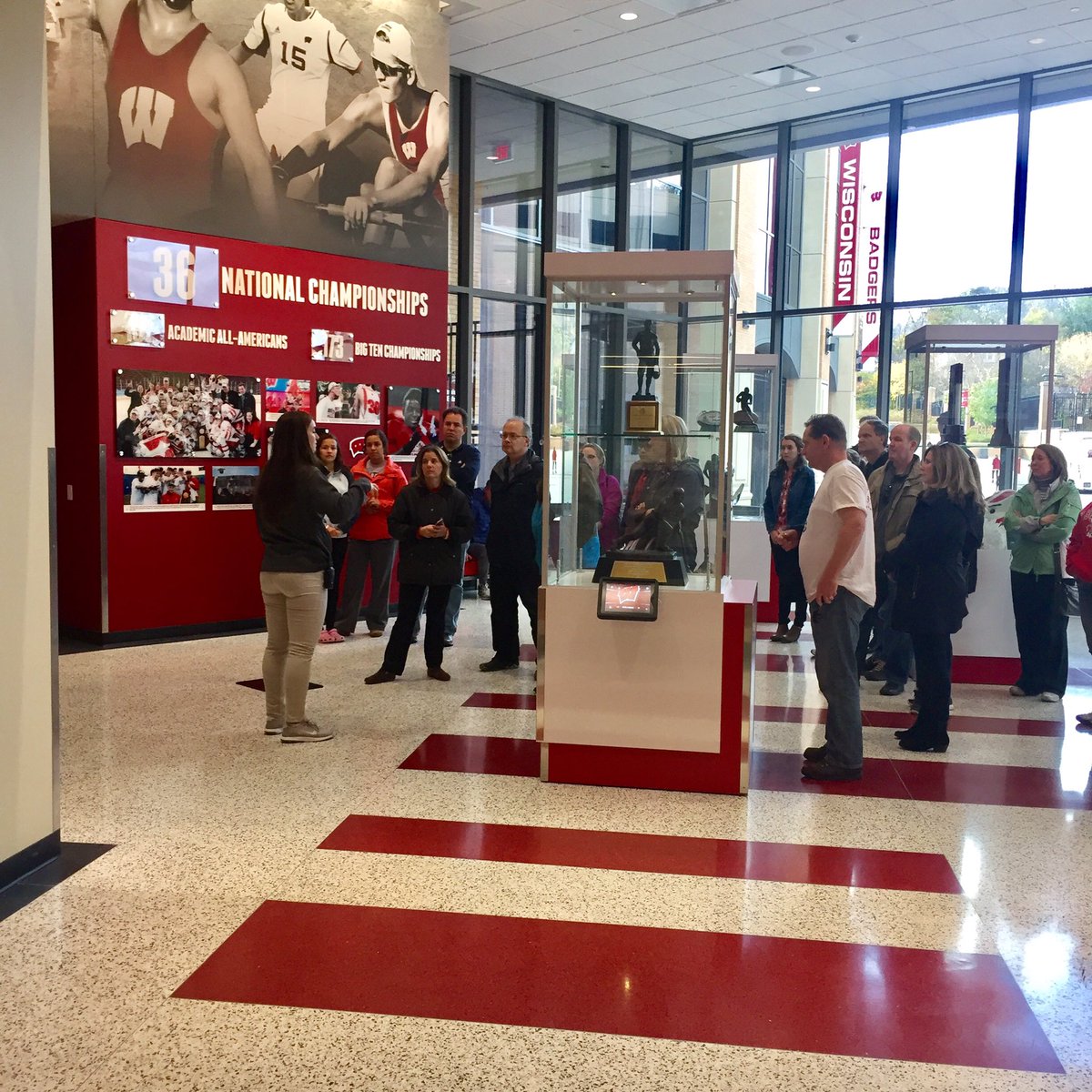 UWParent's tweet photo. Badger Families got to explore inside Camp Randall Stadium during #FamilyWeekend2016 thanks to @UWBadgers Athletics! https://t.co/4m8XCncxJT