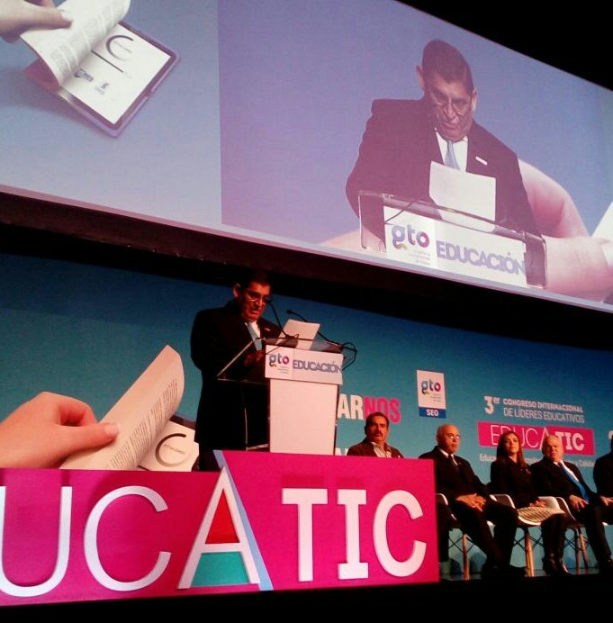 educaciongente's tweet photo. Eusebio Vega de #GtoEducado dijo #Educatic2016 ofrece un espacio para el aprendizaje y experiencias para la mejora de la calidad educativa. https://t.co/1WNGut24WF