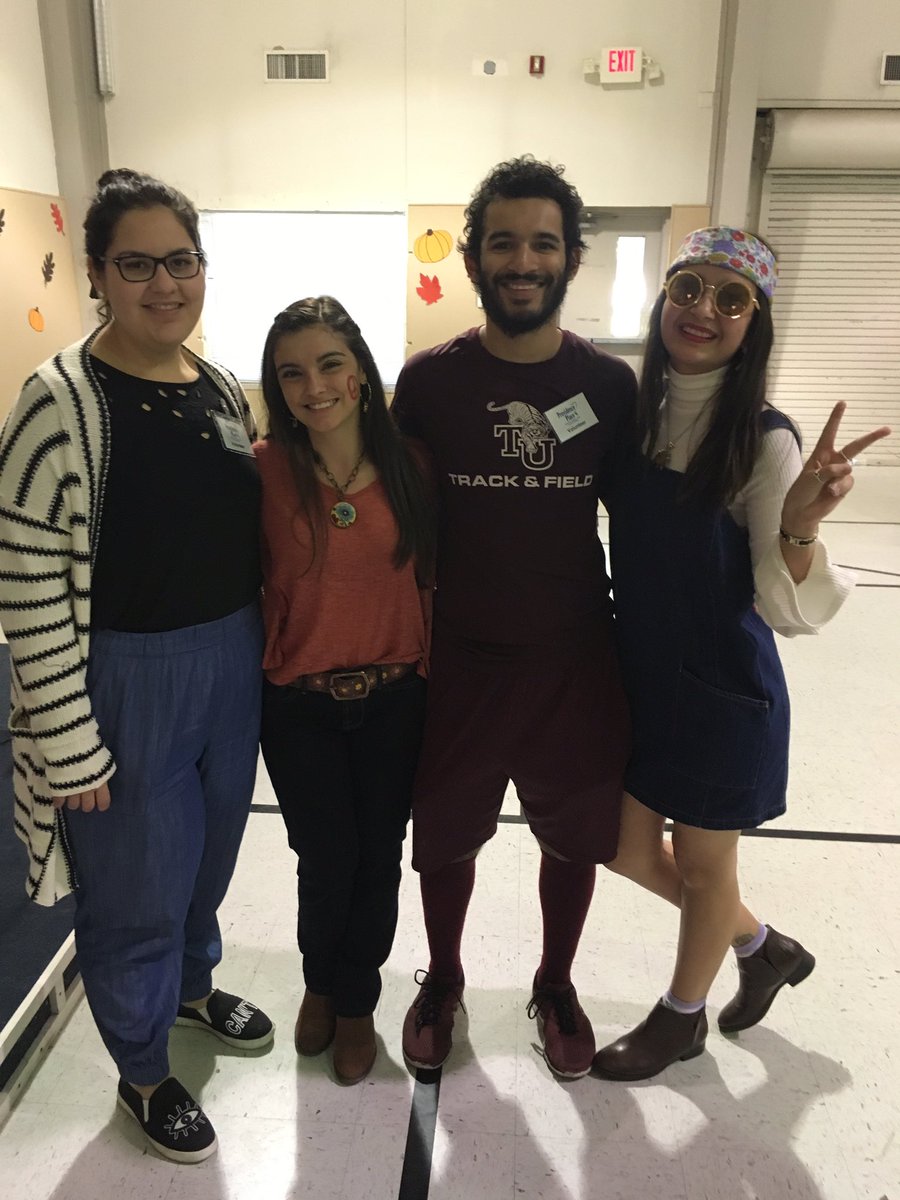 adriaisntcool's tweet photo. We had the best time volunteering at the @ProvPlace Fall Festival! @DrHaynesSmith #educ1331 https://t.co/0YZuZddkQm