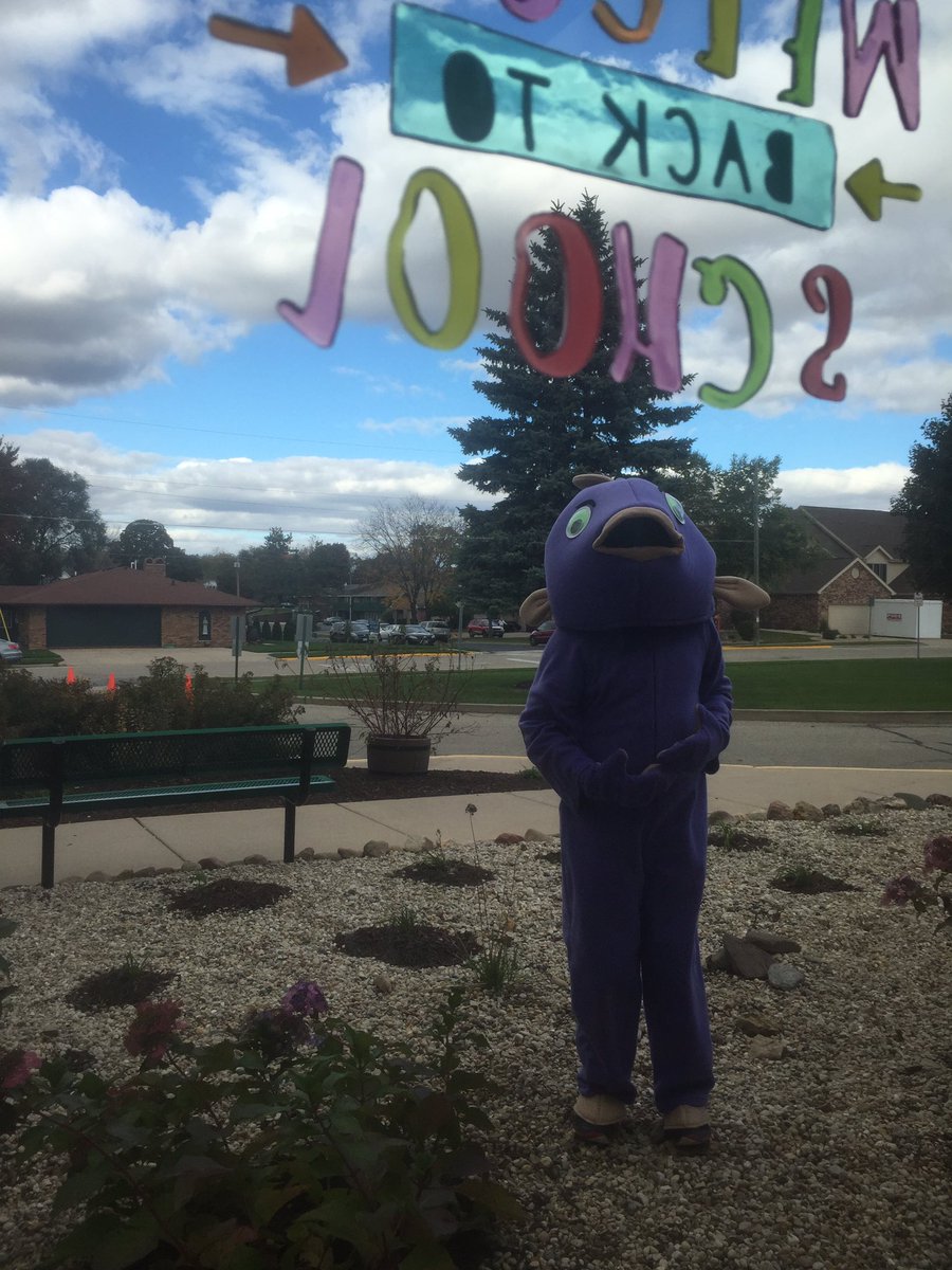 Kegonsa2016's tweet photo. Gilly showed up at Kegonsa today! https://t.co/V6e3ZHmjzK