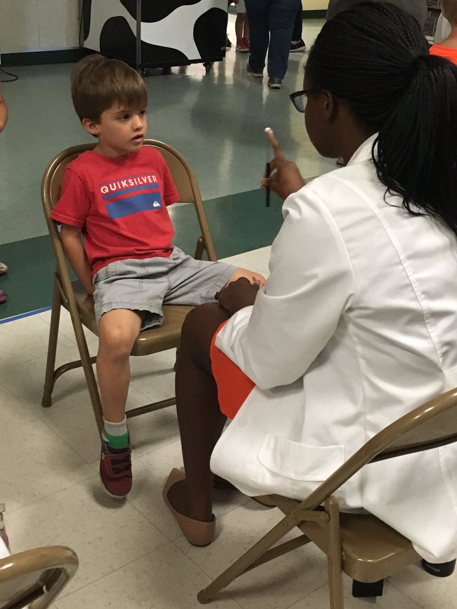 k1pandas's tweet image. Thank you to Nurse Joan,  @MBKetchumU and @AL_Fullerton for our vision screening. You help make sure we have everything we need to learn! 👓