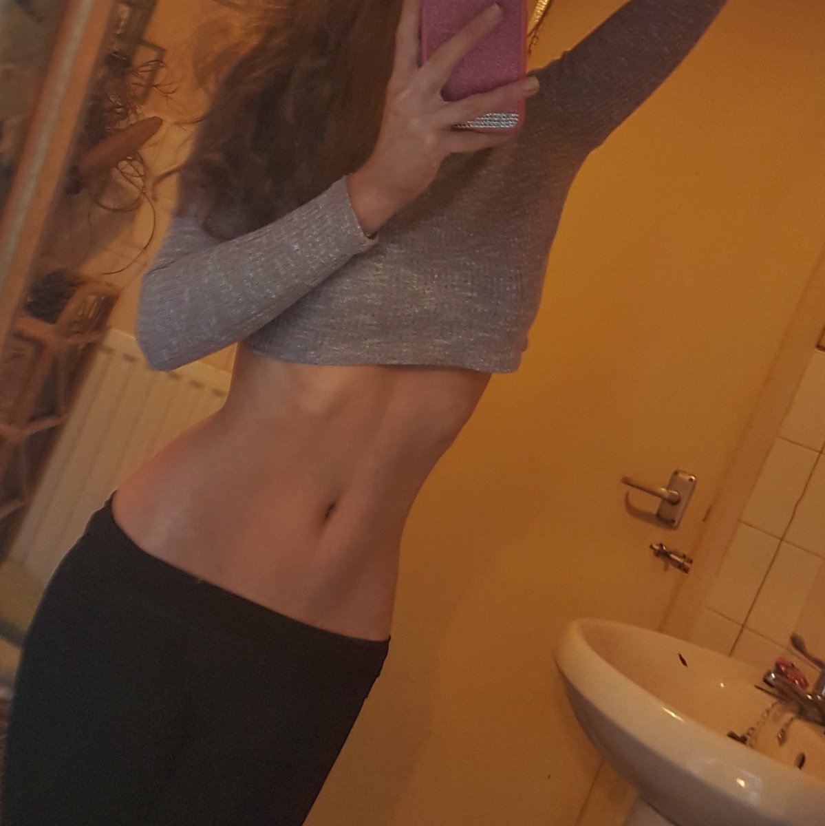 tylahkirkham's tweet photo. Are my abbs gonna show up anytime soon https://t.co/xCCqVtAs4b