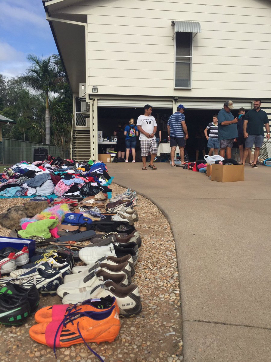 CHRCouncil's tweet image. Plenty of bargains to be found on the #GarageSaleTrail today - Australia's big day of good stuff #trashandtreasure