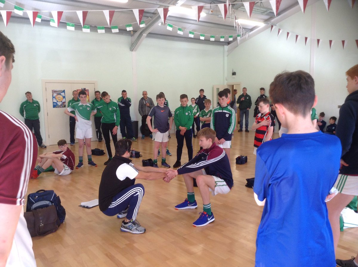 Coach_Finder's tweet photo. Excellent youth development workshop with a @officialgaa team on resistance training #strength #injuryprevention #squat #singlelegRDL https://t.co/Yyuc3GxCqS