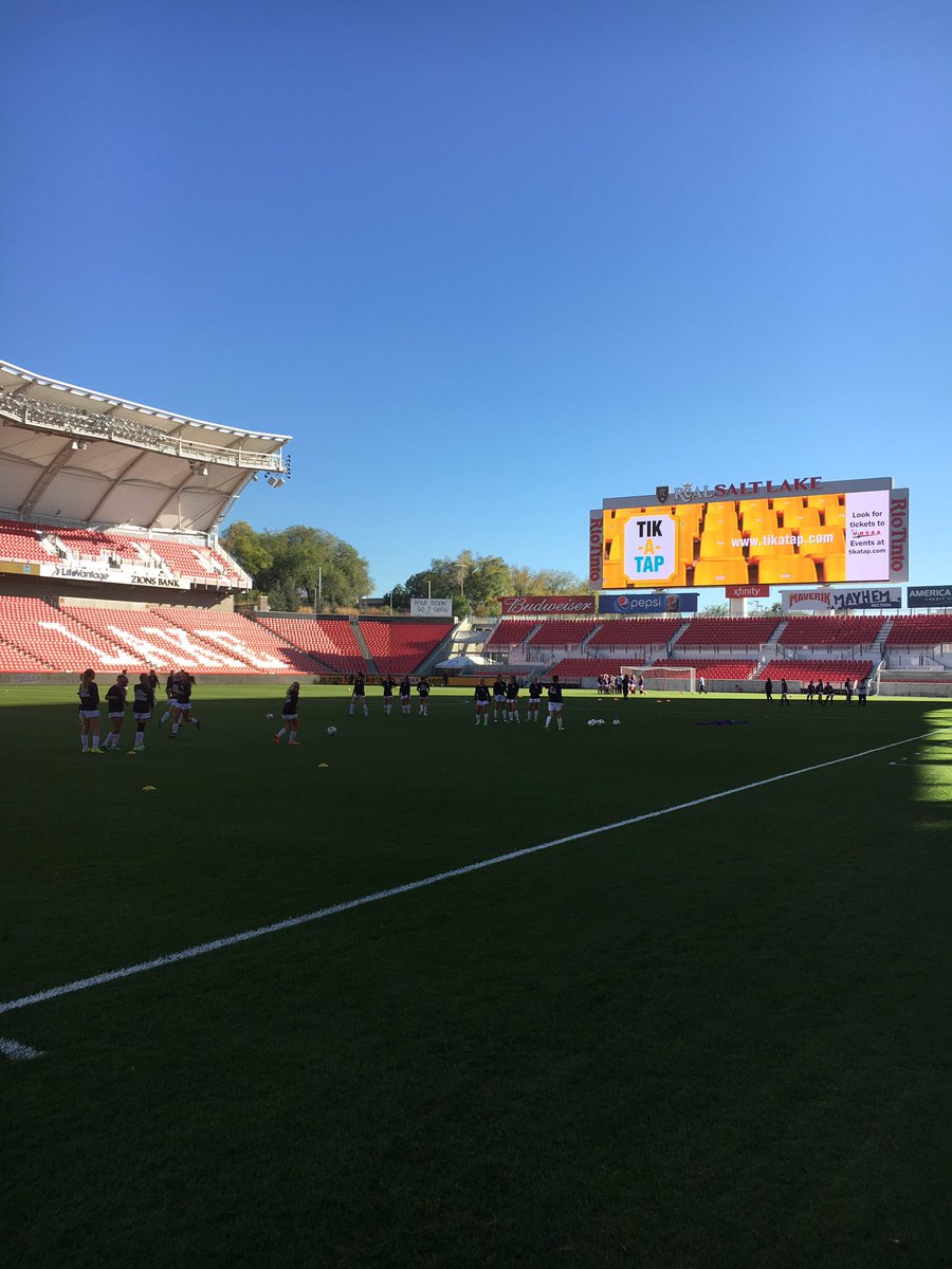 tikatap's tweet image. Kickoff not far away !!! @THEfremonthigh v @DavisHSSports @UHSAAinfo #finals #GirlsSoccer