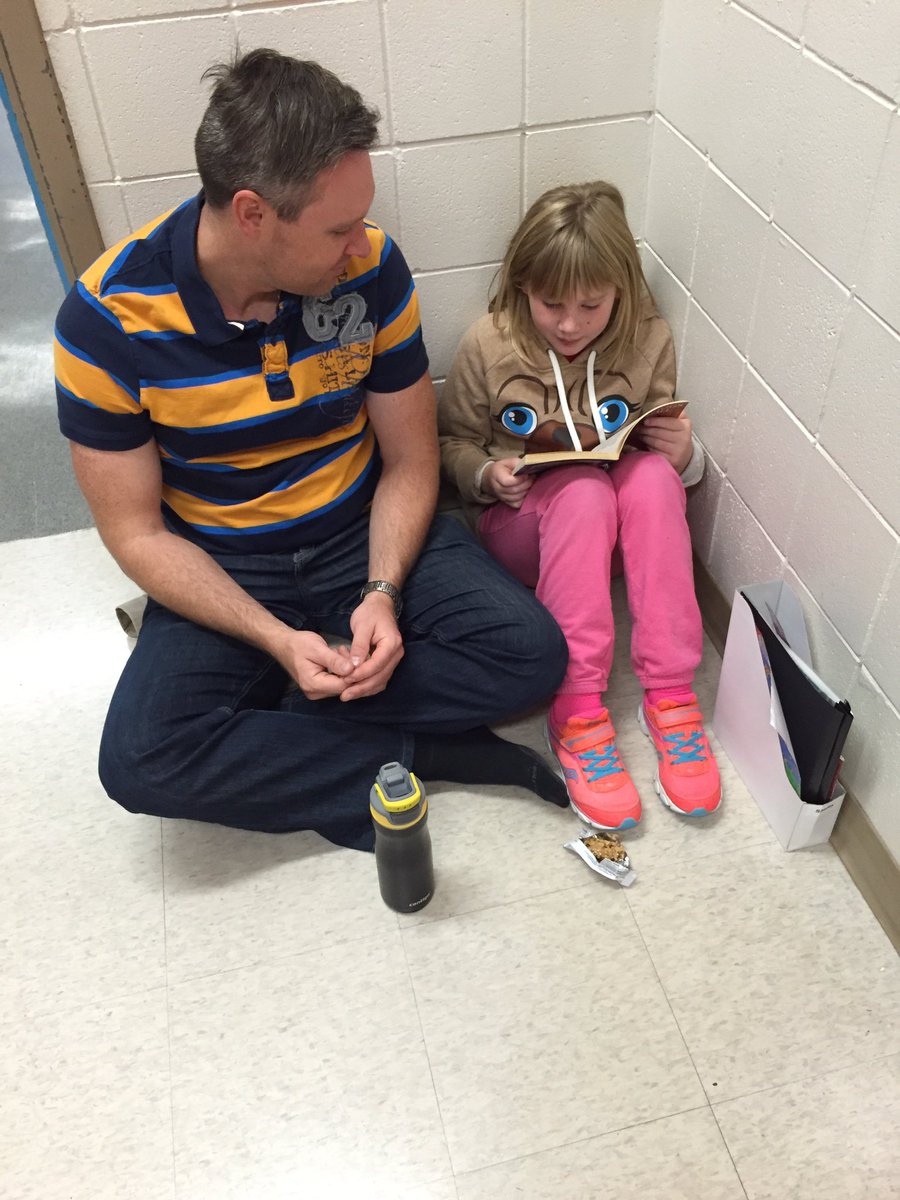 CarswellsClass's tweet photo. Today is day five of #SKEdWeek. We celebrated today and prepared for tomorrow by growing into our #FutureSelfies with our families. https://t.co/g48kBauXpl