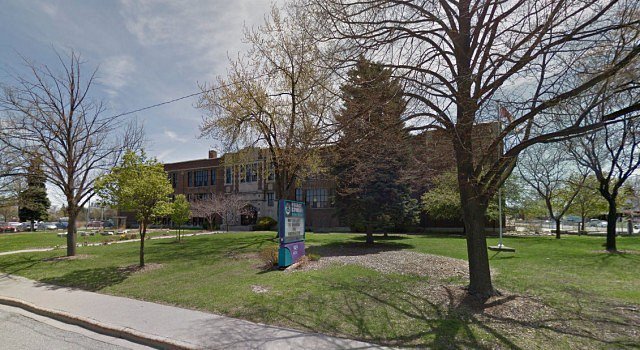 windsoriteDOTca's tweet photo. Local School Wins Technology Grant From Best Buy https://t.co/TH3UHhbpLL https://t.co/tx6YtUqPJl