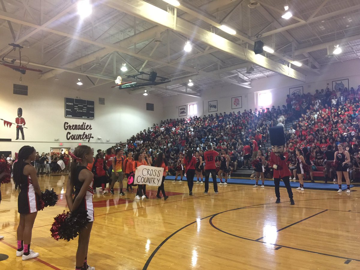 CHS_OCPS's tweet photo. #homecomingweek #peprally #grenadiercountry @sgachs_ @colonialcheer https://t.co/Ug06f0EHEl