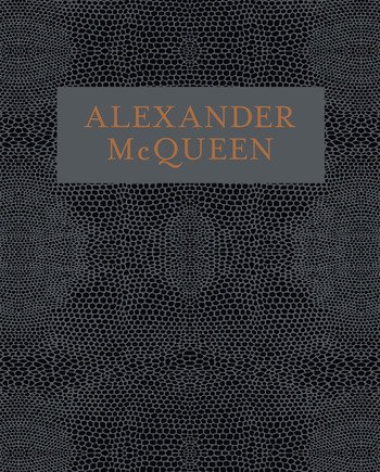 SHOWstudio's tweet image. Want to spruce up your bookshelf? Invest in publications by Nick Knight, @BritishVogue &amp;amp; more shop.showstudio.com/t/art/books-ma…