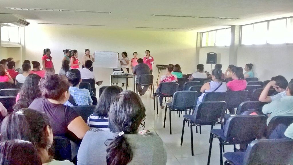 INE_Chiapas's tweet photo. #Hoy el #Distrito01Palenque platicó con alumnos d UnicachPalenque, s/acuerdos y resolución de conflictos con prácticas d diálogo y part ciud https://t.co/R2v0Ors7eq