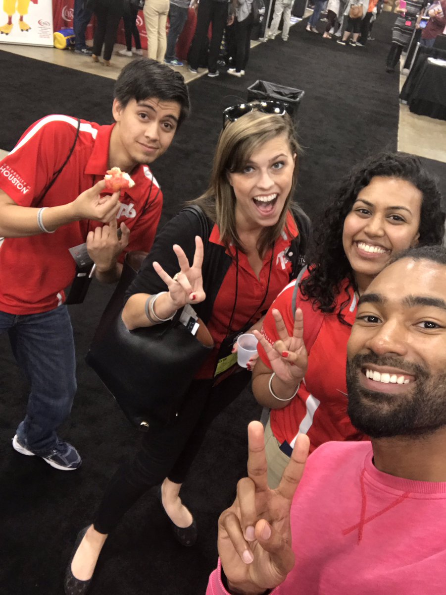 ronking_nyc's tweet photo. @drewvision hanging with students #nacacen VOTE FOR HIM!! #drewvision https://t.co/gKIx4AGapa
