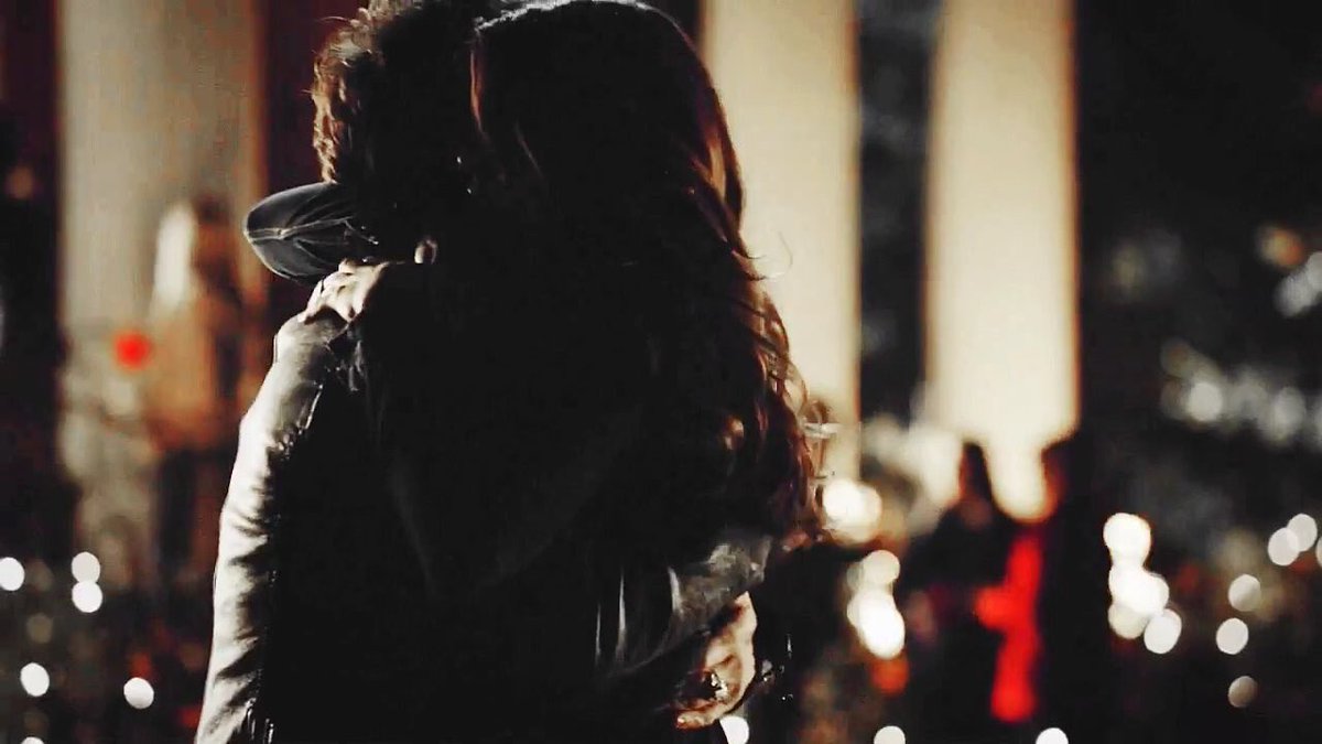 Гифы обнимаются