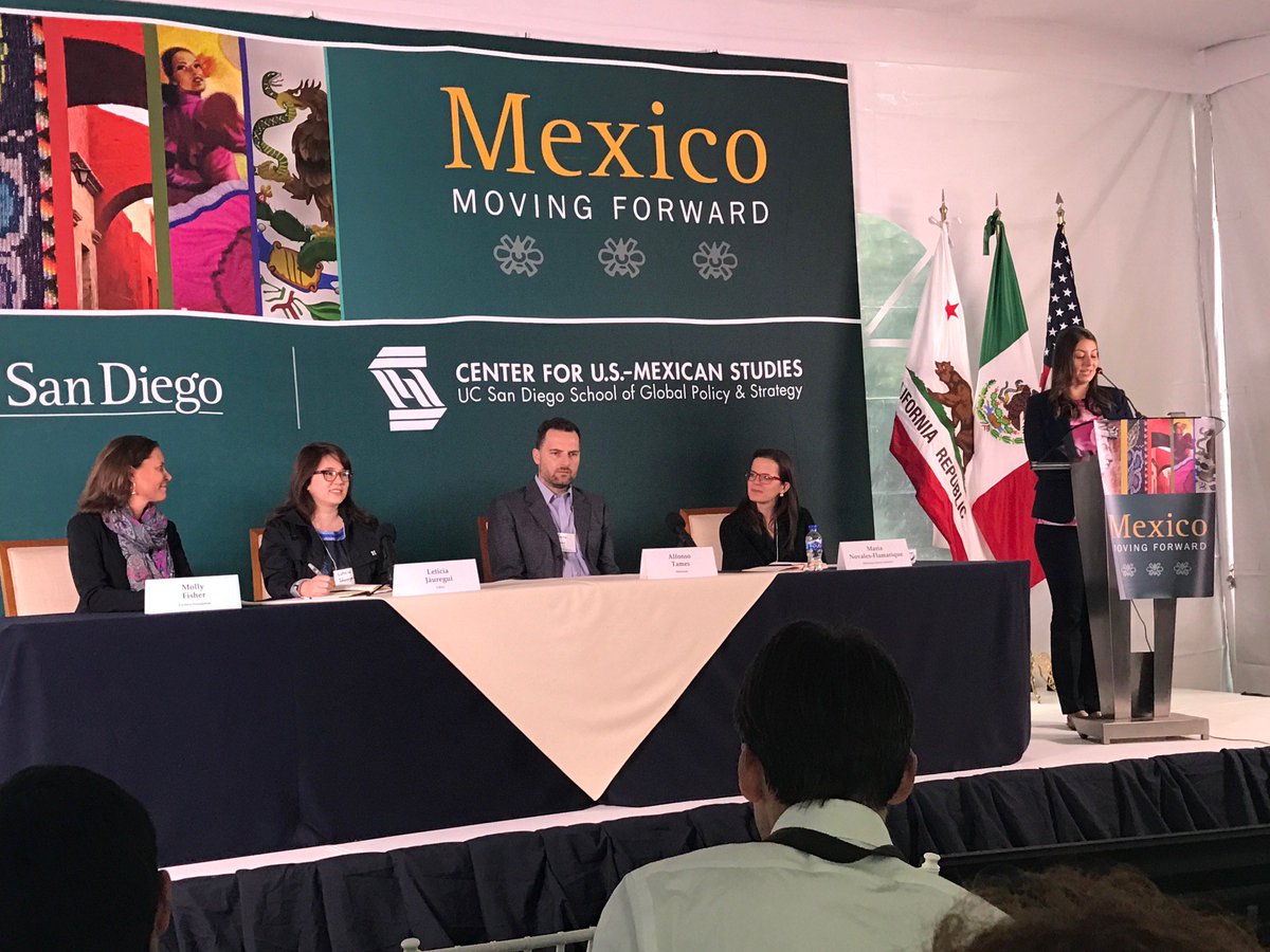 USMEXUCSD's tweet photo. Melissa Floca is thrilled to welcome our guest speakers for tonight's #MexicoMovingForward #Entrepreneurship & #Innovation https://t.co/O2cha2Ylyc