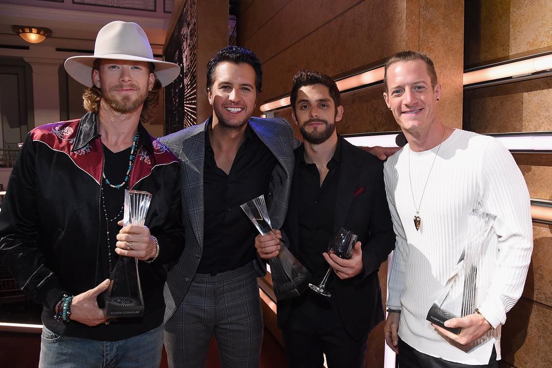 FLAGALine's tweet photo. 🍻 https://t.co/PU0BVSp3S5