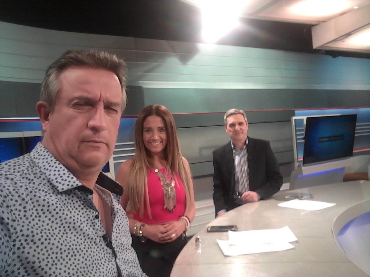 JFKloppenburg's tweet photo. Ya estamos informando en #CronicadeMedianoche @canal10cba @IvanaFreitag @FPRatingCba https://t.co/WPqTQQyK9g