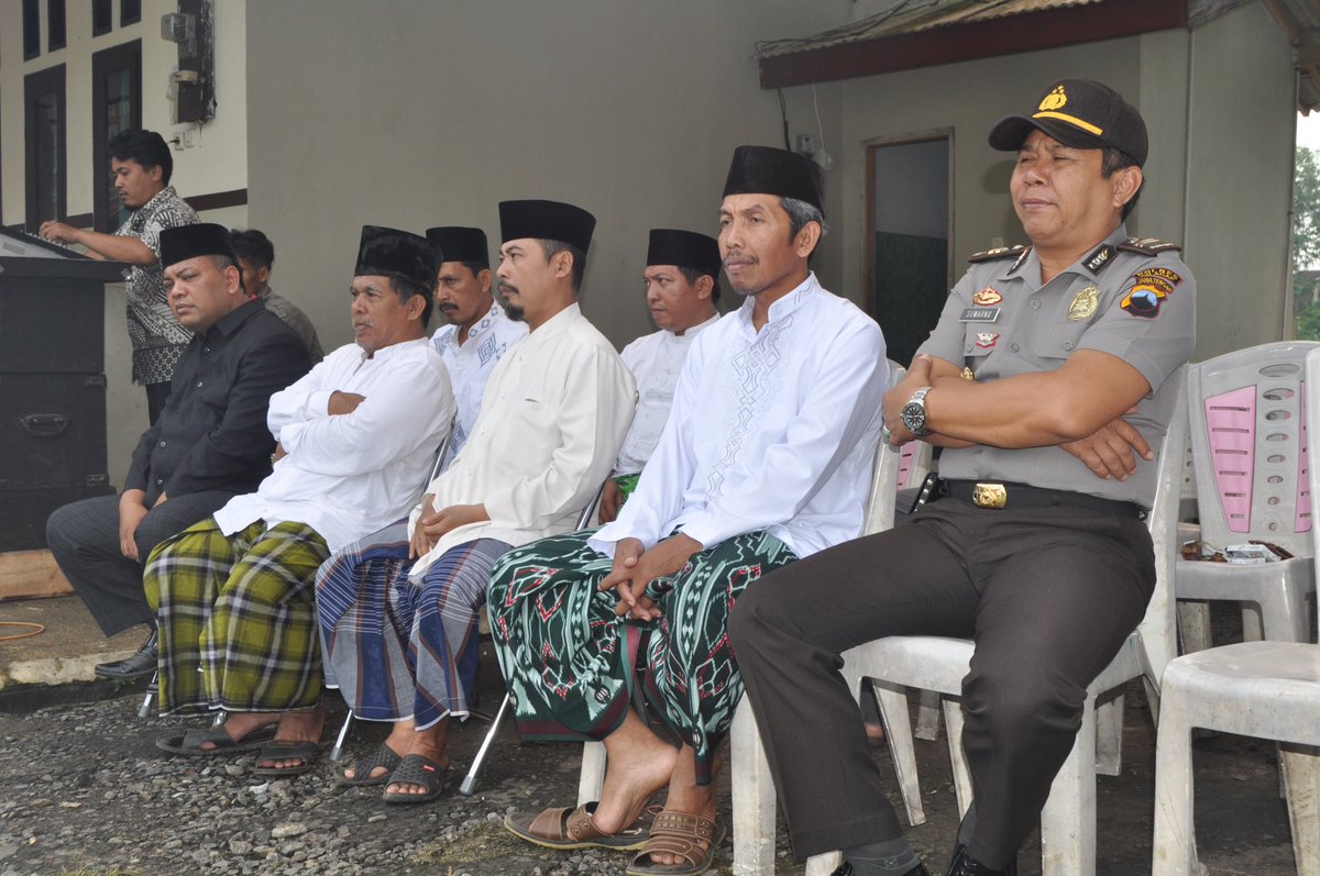 kec_cipari's tweet photo. Hidmat dan meriah Pelaksanaan Upacara Hari Santri Nasional di Kec. Cipari https://t.co/EN4g1RXqTJ