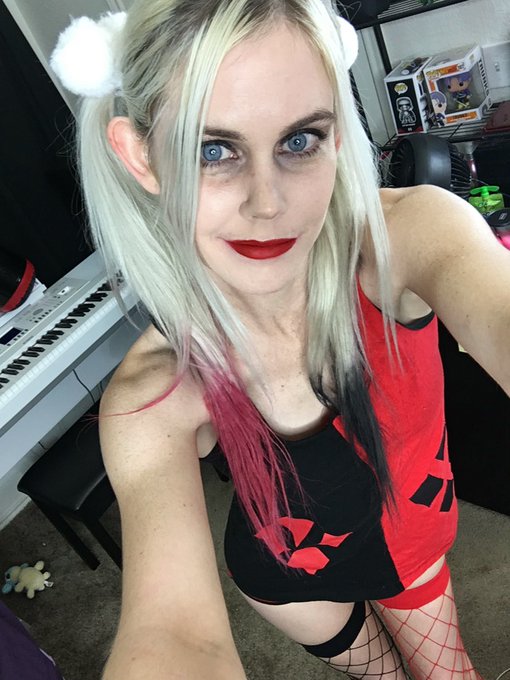 I going am online! Come watch me on https://t.co/co1pF6Jz6Z Play my trick or treat game :) @noodApp https://t<a href="/tag/panties"class="tags"><span>#panties</span></a>
