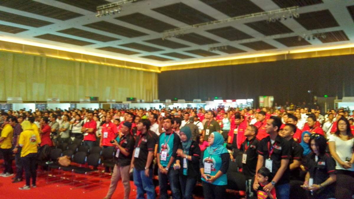 16 #TOCIndonesia membacakan bersama Ikrar Toyota Owner Club Indonesia. #TOC_JAMBOREE2016