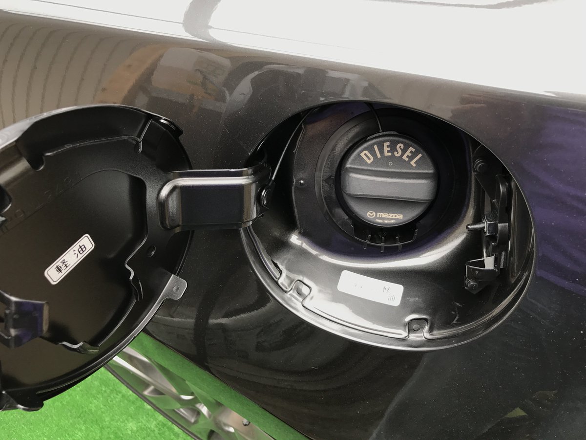 Studio Rs501 の中の人 Pa Twitter 嫁さん 飽きっぽい性格の車好きなので 所有した車種はボクより多いのだけれど ディーゼル車所有初めて んで ぼーっとしててガソリン給油しそう 絶対間違えないようにレンタカーみたいにシール貼って と言うので 給油口で Studio Rs501 の中の人 Pa Twitter 嫁さん 飽きっぽい性格の車好きなので 所有した車種はボクより多いのだけれど ディーゼル車所有初めて んで ぼーっとしててガソリン給油しそう 絶対間違えないようにレンタカーみたいにシール貼って と言うので 給油口で