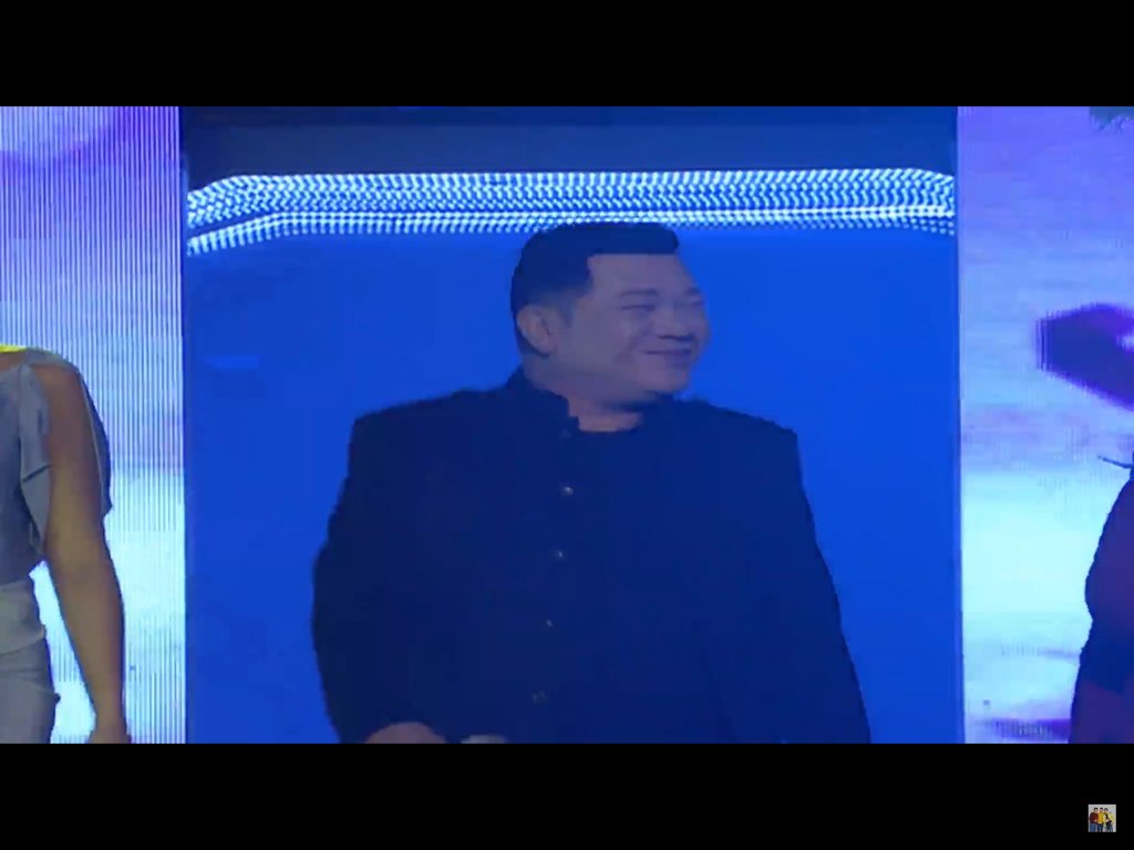 Lenie1024's tweet photo. Waaah!!!! Opening pa lang naiiyak na ako.
#ALDUBWedding https://t.co/2MrwuUAP5U