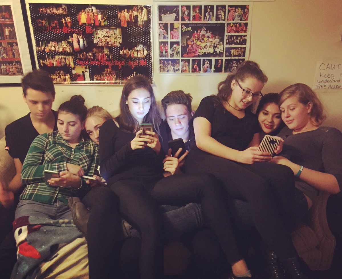 jmance4's tweet photo. This is how crew members communicate @KinslerSasha @Frost__Bitten @giannininini35 https://t.co/kt421ZejH8
