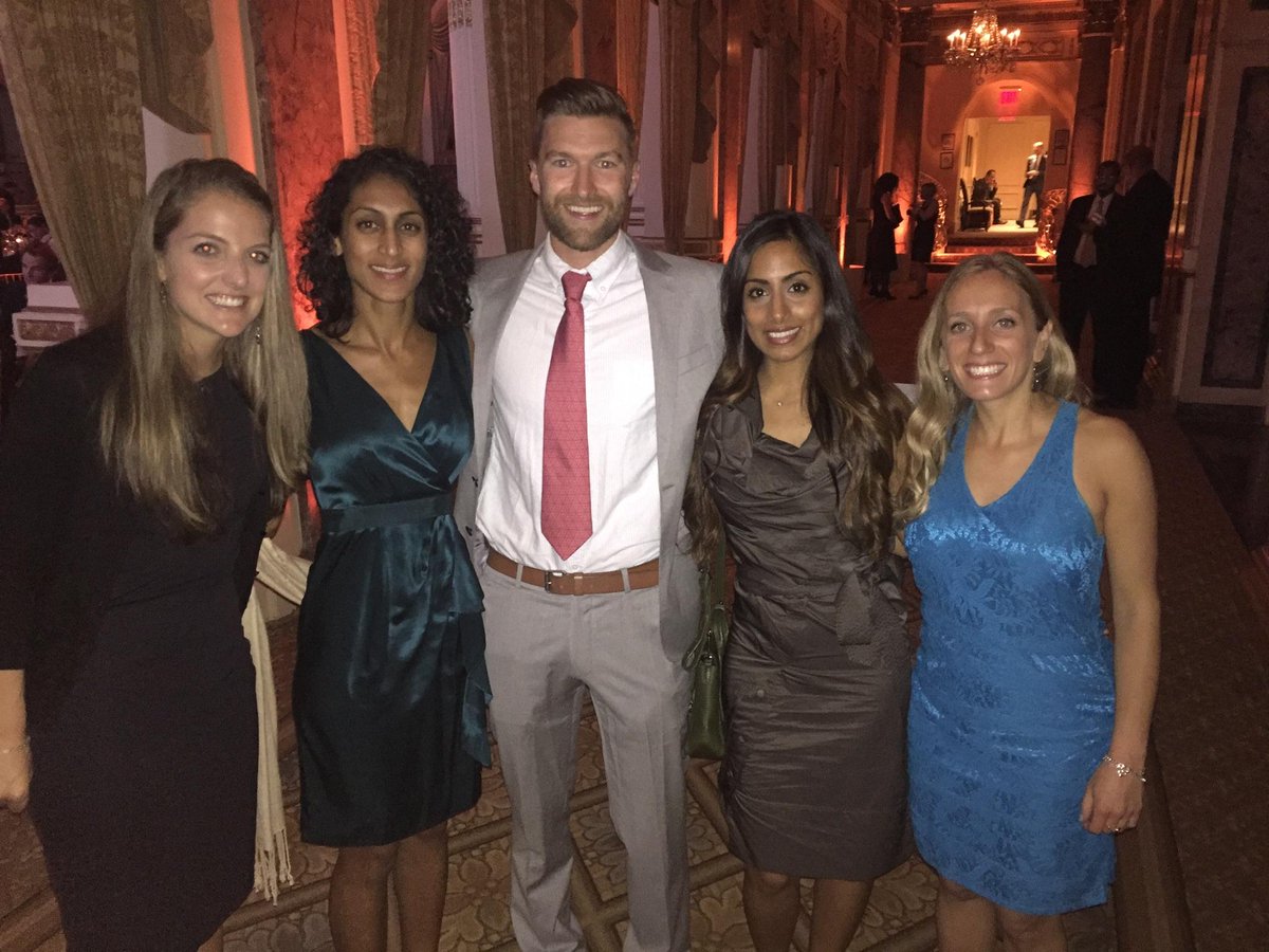 Supporting the best in the biz #MarkPochapin at the #perlmuttercancercentergala #BFE #BESTFELLOWSEVA