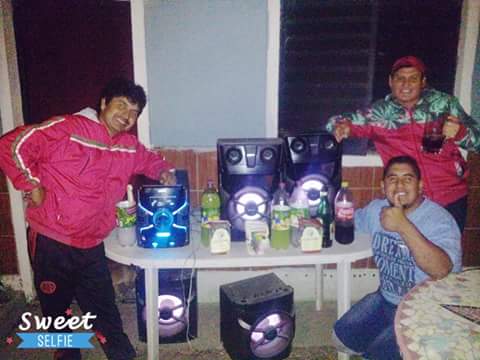 viictorrlv's tweet photo. Aca con la banda previa bamba 
Coty hermandez

#jojojojo https://t.co/wPDPquhRpp