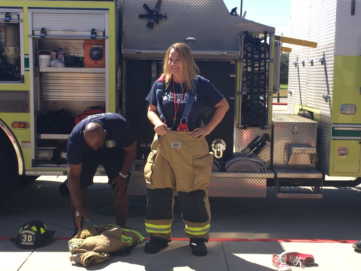 cpeshoward's tweet photo. Today I got to try on the real thing! It was heavy and hot! #RespectFirstResponders @TISDCPES https://t.co/5bLmh7KxxU