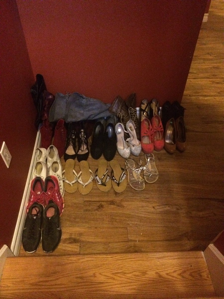 cymonefarmer's tweet photo. Asked mom if I could put a shoe rack here and she said no so I left her this🙃 #thatsnotevenhalf #shesgonnakillme 😂. https://t.co/iMe62z49HC