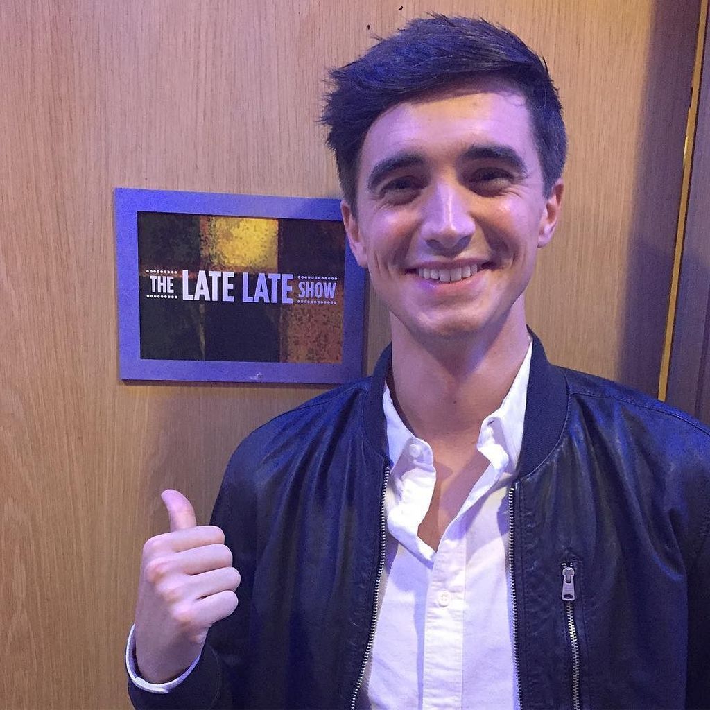 DonalSkehan's tweet photo. Such a great time at The Late Late Show! Great fun with Ryan! Signing copies of #EatLiveGo… https://t.co/VALlsQ7TX6 https://t.co/CmaLgPyfWJ
