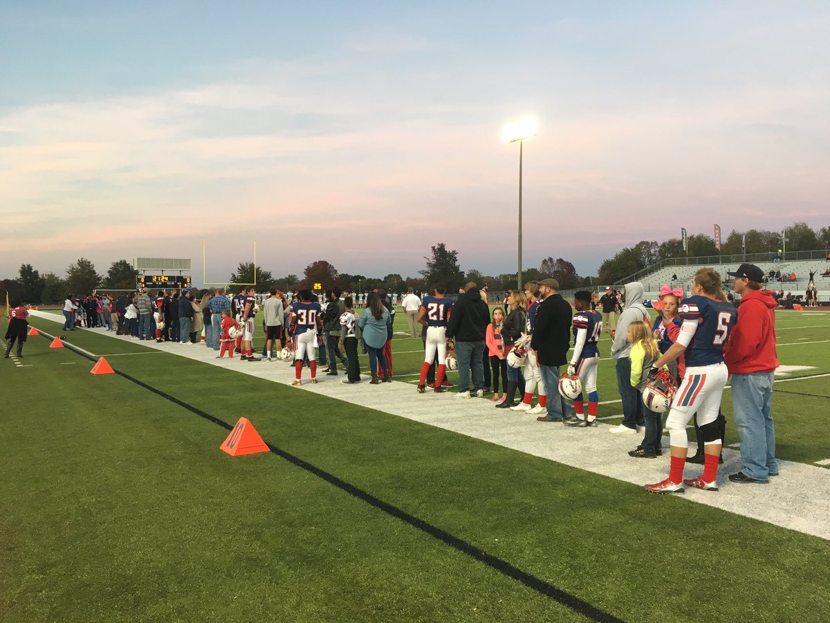 JasonHermanON's tweet photo. Senior night 2016. Thank you football and sports med seniors. Also S/O to Drill, Band, Cheer and Choir. Great job Eagles. https://t.co/FJg6rZQYx3