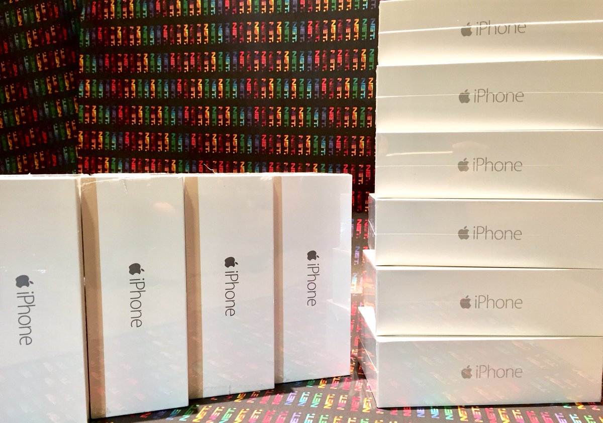 mdtvindonesia's tweet photo. Ayo yg udh bangun dan lihat iPhone gini pagi2 pasti inget "Berburu iPhone" kan.
Masih semangat gak nih kejar poin #NETConnectWeek5 nya? ;) https://t.co/tcVfbh8ISn
