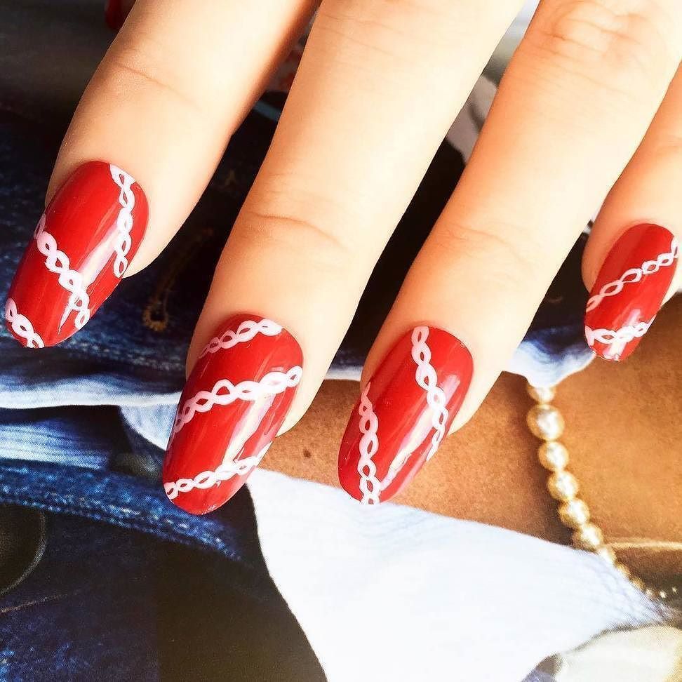 naildesignscom's tweet photo. When you are chained to do nail art over and over again. We are surely guilty. 📷:@wahnails #chainnails #nailart https://t.co/hqUuDZShXT