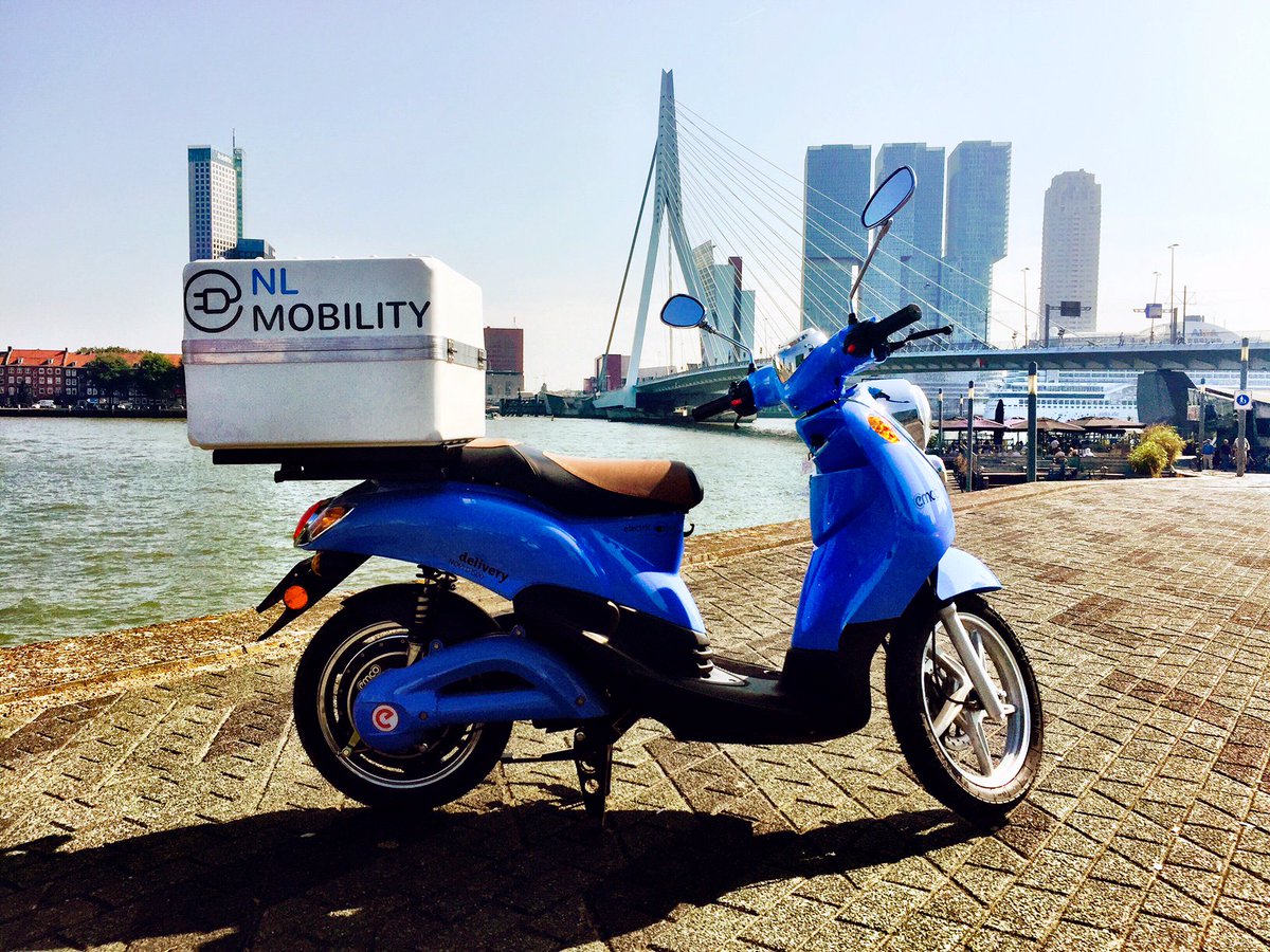 NLDelivery010's tweet photo. Restaurant in Den Haag &amp; bezorgt per scooter? Vanaf nu 'n e-bezorgscooter met € 1500,- subsidie? info@nldelivery.nl #nlmobility #duurzaam https://t.co/tD8Az5dTLv