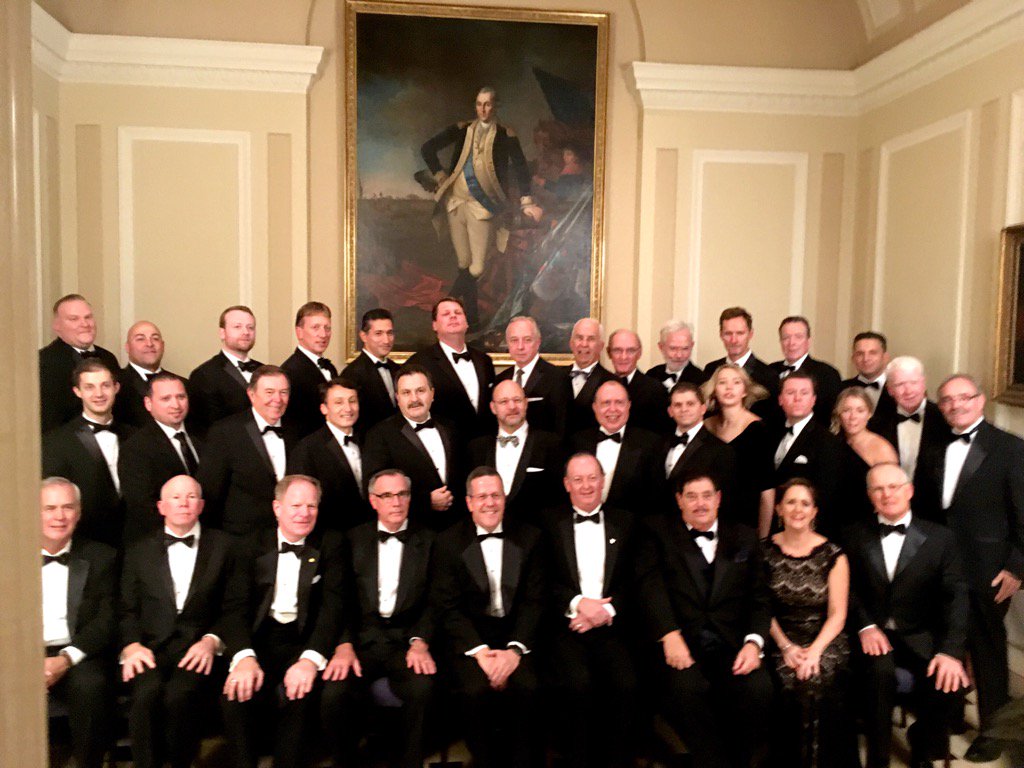 jeffreydmorgan's tweet photo. Looking good @CMAA CMCNY members on the 100th! https://t.co/9ivNqDGROq