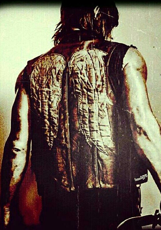 👊✌HAPPY #FF!!! It's only 2 more days until the S7 premier of #TWD and more of this dude!!! We're almost there!!! 😁💜💕👊👍
<a href="/wwwbigbaldhead/">norman reedus</a>