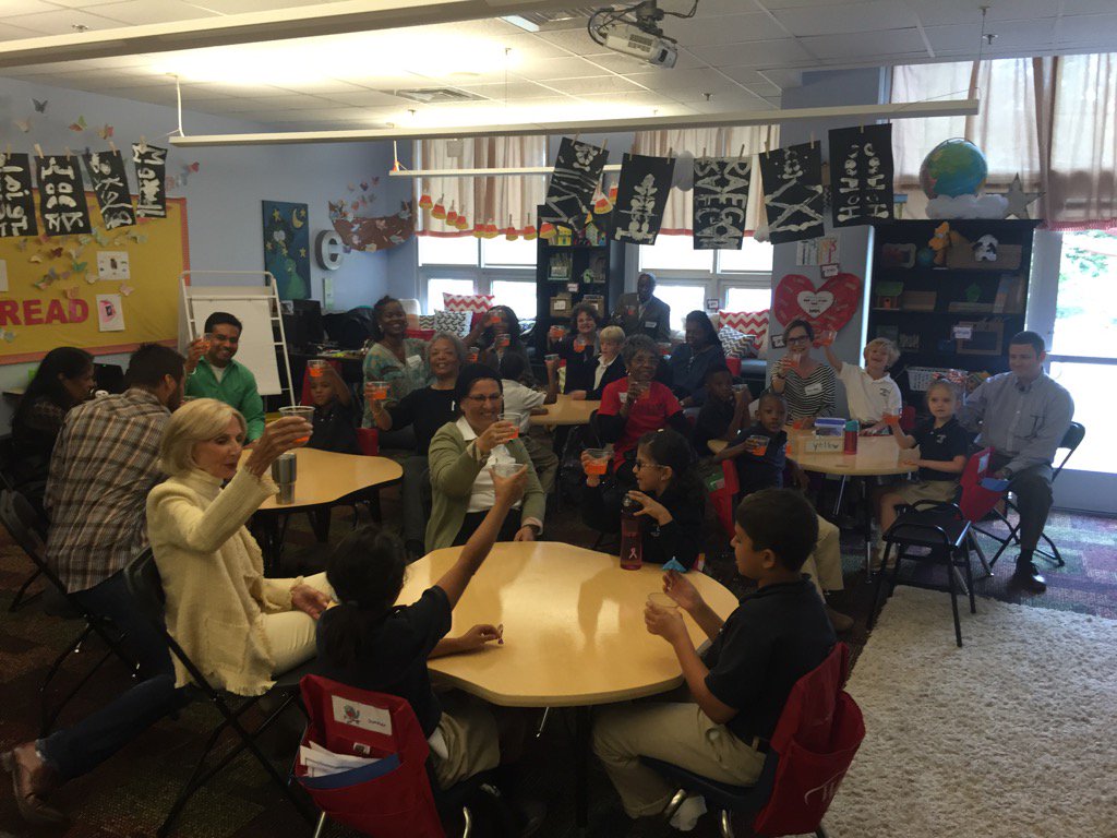 ByarsFlyers's tweet photo. We have a CRush on our GRandparents! #waprimary #rblends https://t.co/9gKzt1yOOA
