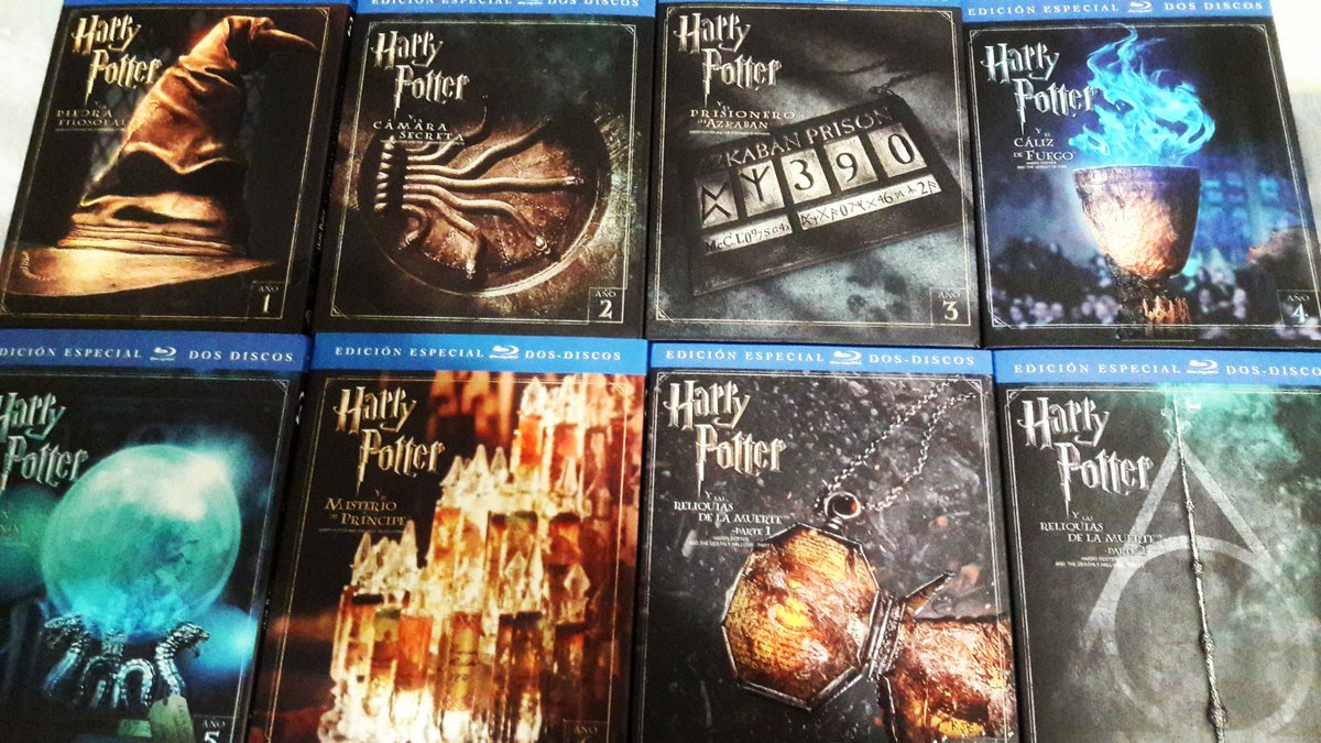 RobRobVS's tweet photo. Me encantaron estas portadas, al fin tengo mi saga completa #HarryPotter #CompleteSaga https://t.co/9XYtijsu9X