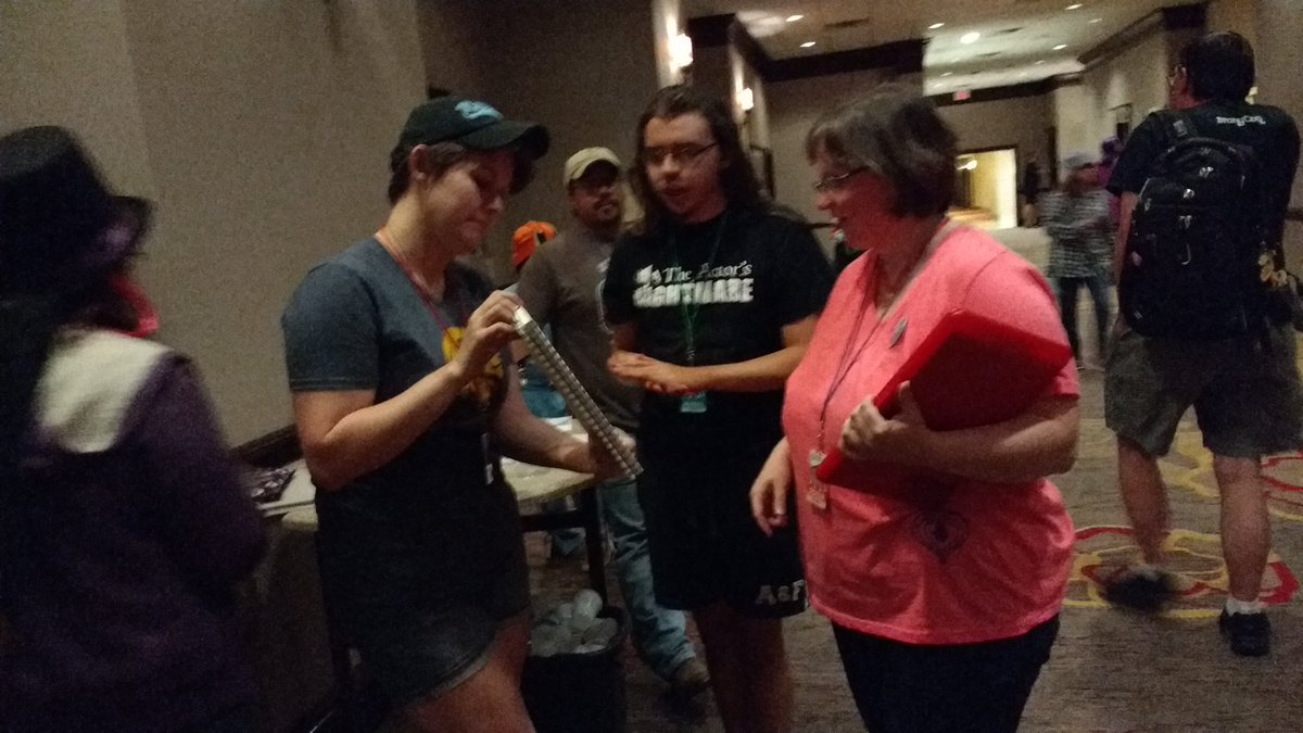 Robin0928Review's tweet photo. Line is building outside for #MLRLive! https://t.co/MPWL6Rkp81