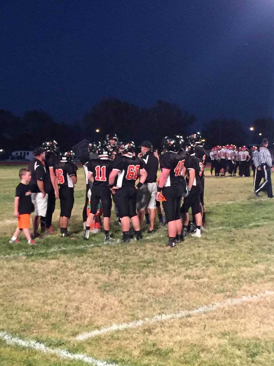 kelatwork's tweet photo. #DHShornets huddle after scoring again taking a 22-0 lead over Hodgeman Co. late in the 1st @USD482Dighton. https://t.co/34imEwu89X