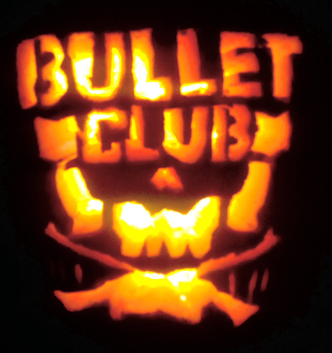 gabbytill94's tweet image. 4 LIFE! 🤘🏼

Took a few hours and some small pieces broke but my pumpkin is #TooSweet 😍💜