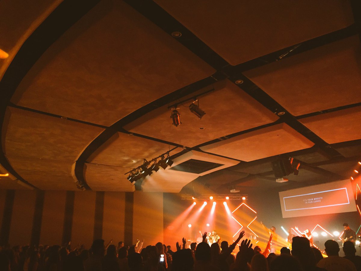 _thencounter's tweet photo. -We are pouring out ALL praise and worship! #ENCOUNTERCONF #FACE2FACE16 https://t.co/0DYhUokeIi