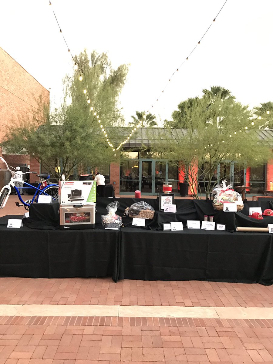 JevinSpeaks's tweet photo. Excited to get the #TempeFirstCrush event kicked off with @coreywoodstempe!! #LiveExtravagant https://t.co/DoLo6LspS1