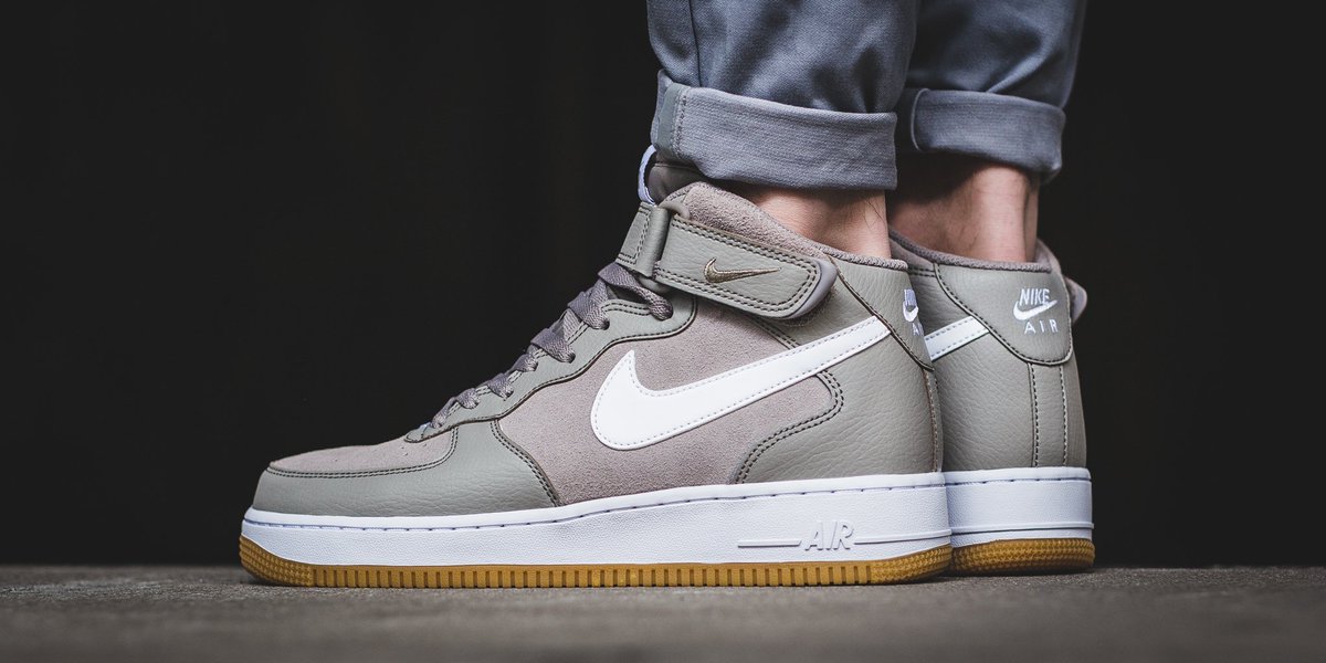 nike air force taupe