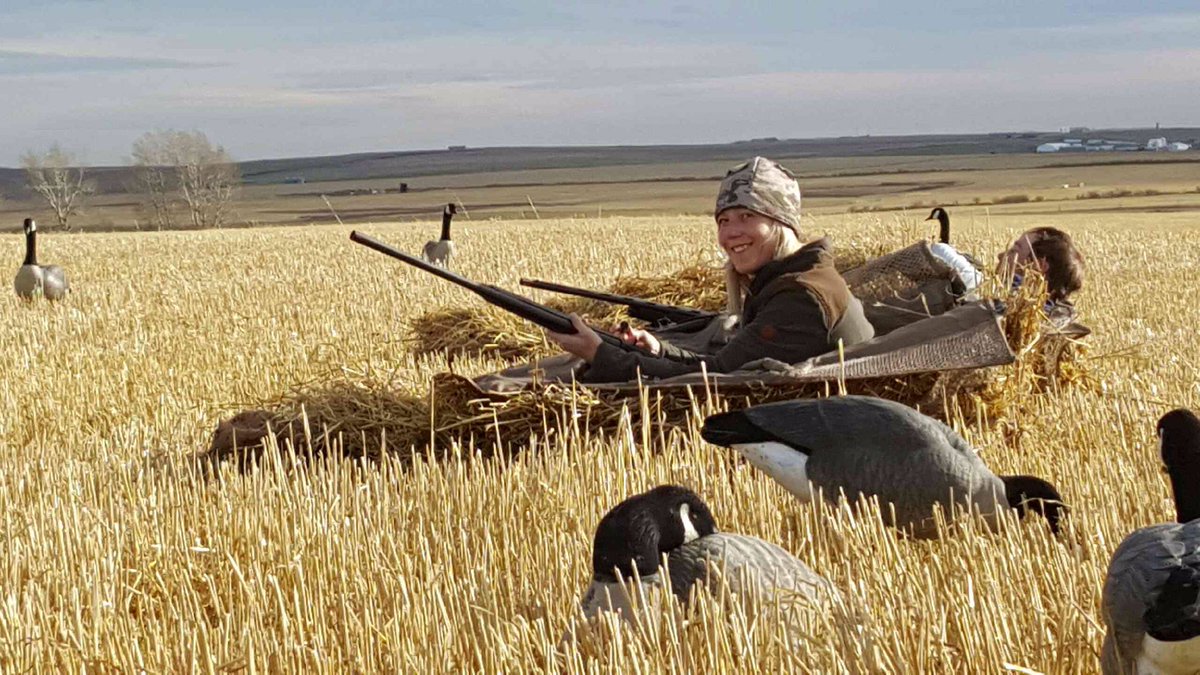 hunterdianne39's tweet photo. #yyc #Albertahunts #gogirl #beretta https://t.co/SZoPlRemkF