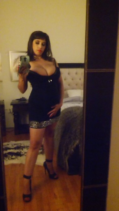 Just wrapped second day of shooting in LA with @SCORESTUDIO! https://t.co/1tOhsAf5Vv<a href="/tag/tittytuesday"class="tags"><span>#tittytuesday</span></a>