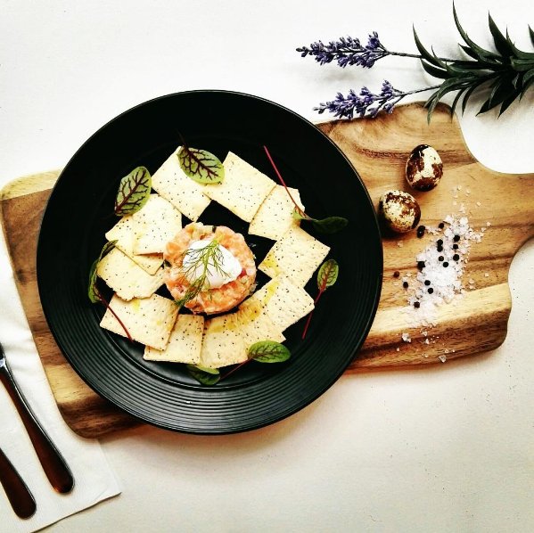 This salmon tartare dish at #VibeHotel #Sydney is almost too good to eat. I/G <a href="/foodgourmand/">Caspar P. Schmidt</a>