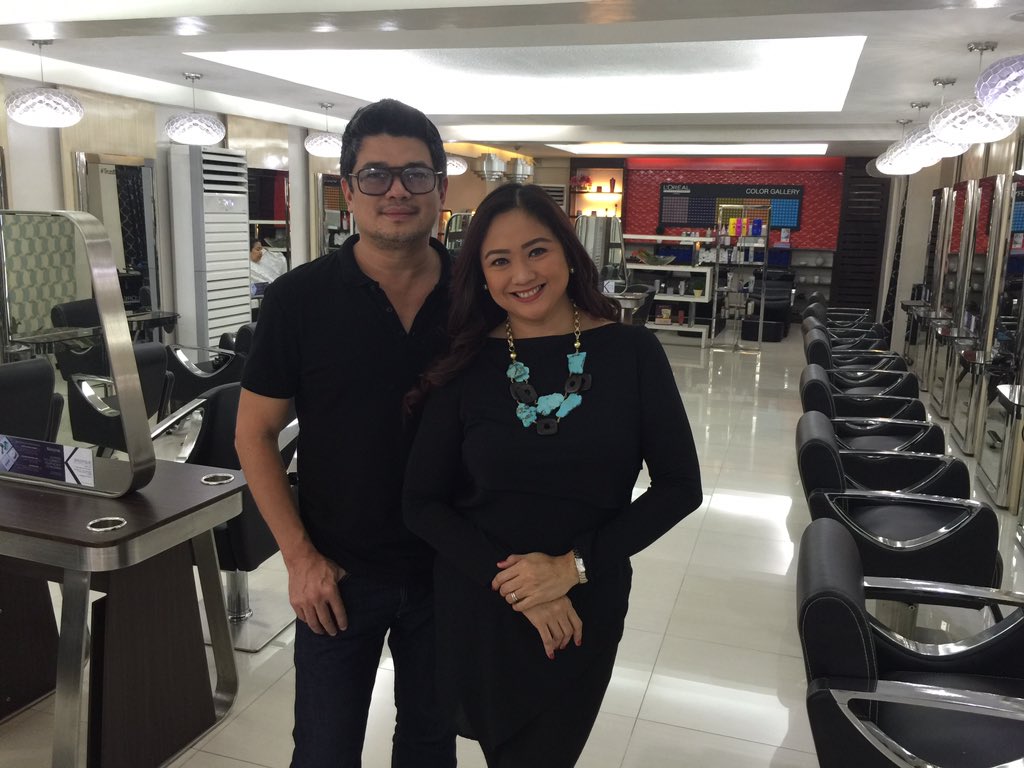 juLiusbabao's tweet photo. Salon date with the wifey at @DavidSalonPH Katipunan QC https://t.co/sodhRS9MF3
